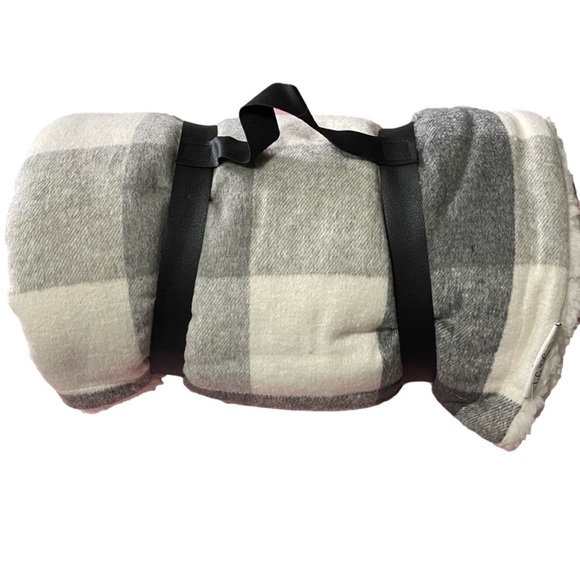 Life AT Home Premium Ultra Soft Throw Blanket with Sherpa Grey Buffalo Plaid - Picture 1 of 7